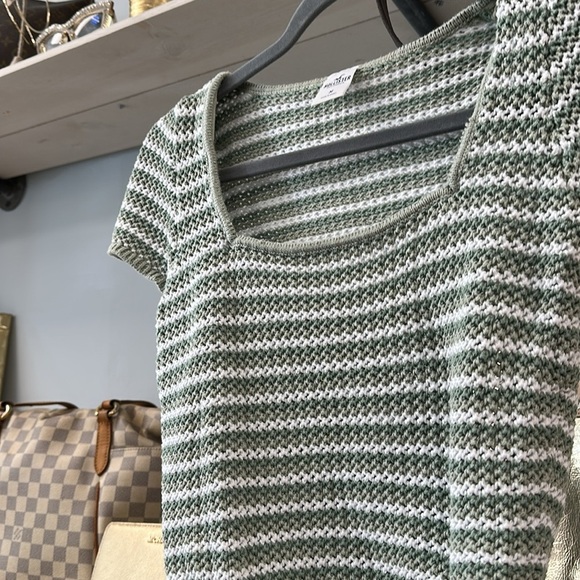 Hollister short sleeve stripe crochet top in green Size Medium - Picture 5 of 7